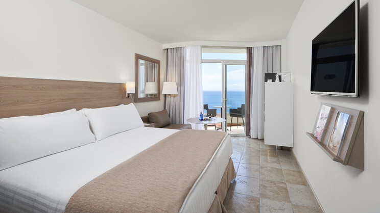Melia Guestroom Front Sea View 